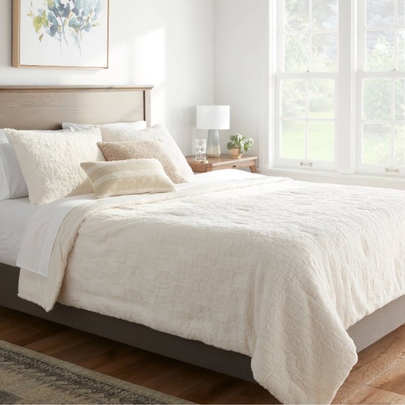 Threshold off white king faux fur comforter set - Picture 1 of 4